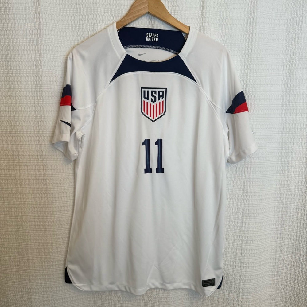Nike USMNT Brenden Aaronson #11 home jersey - Picture 2 of 7